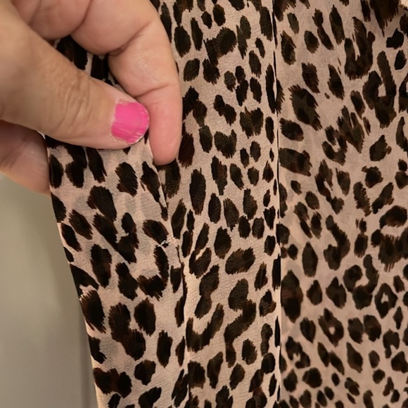 Umgee blouse sheer animal print short sleeves drape front V-neckline women’s Med - Picture 3 of 11